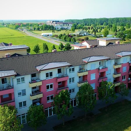 Hanna Apartman Buk Exterior photo