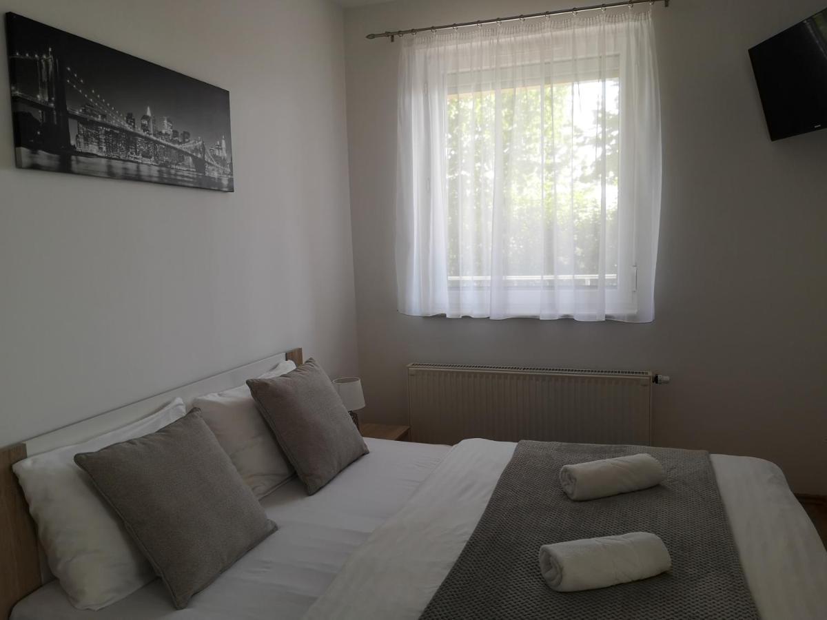 Hanna Apartman Buk Exterior photo