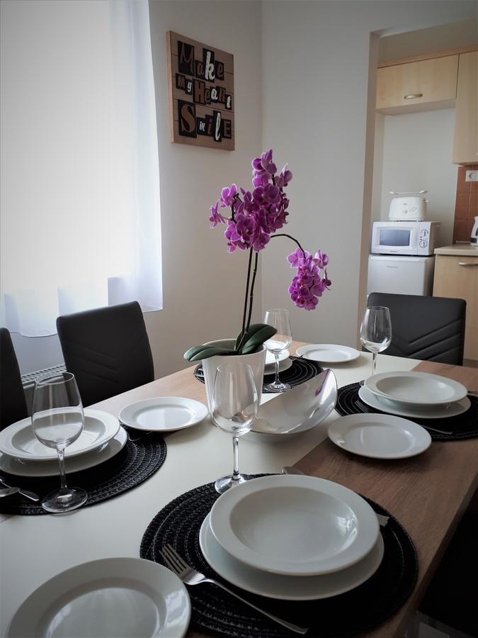 Hanna Apartman Buk Exterior photo