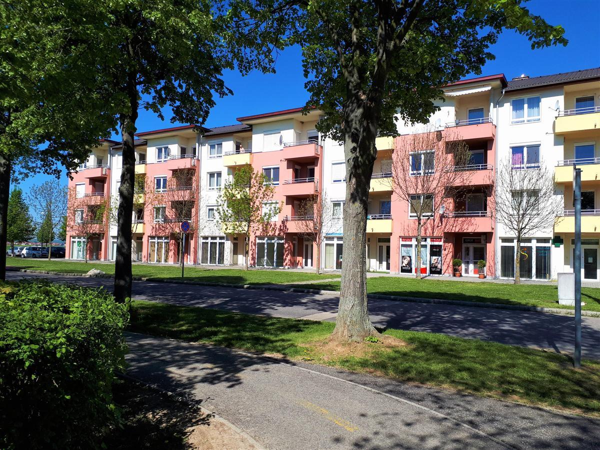 Hanna Apartman Buk Exterior photo