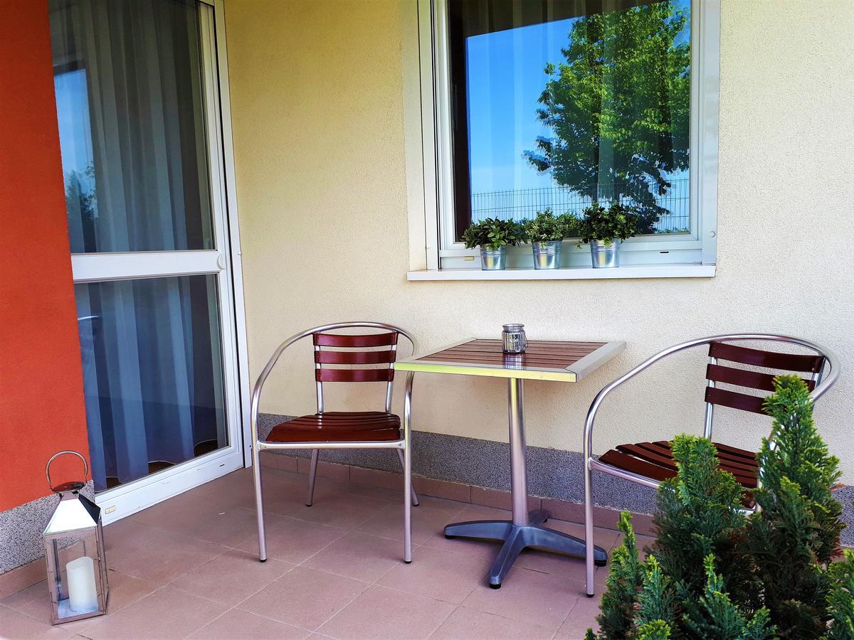 Hanna Apartman Buk Exterior photo